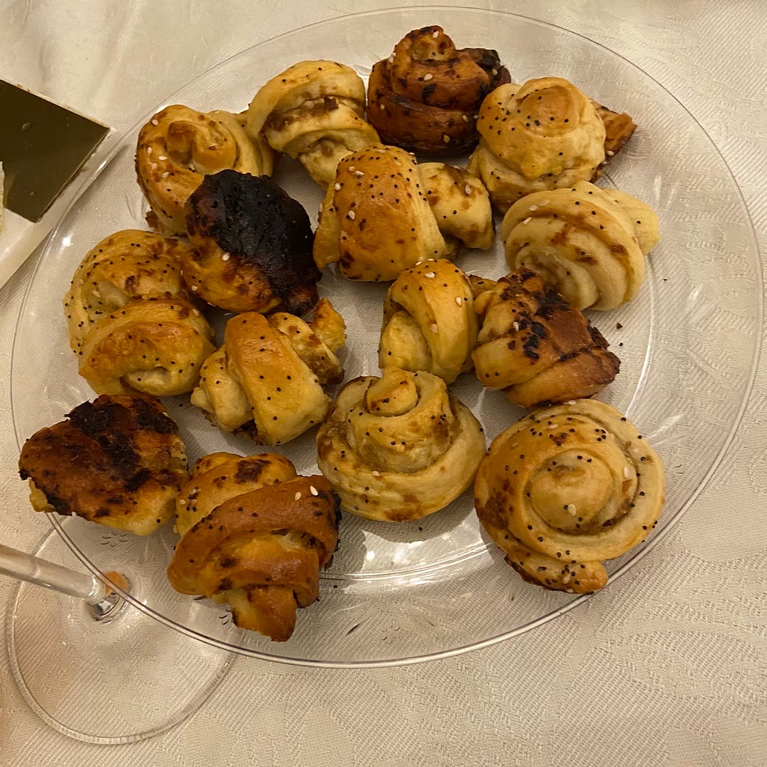 Mezonos Onion Rolls