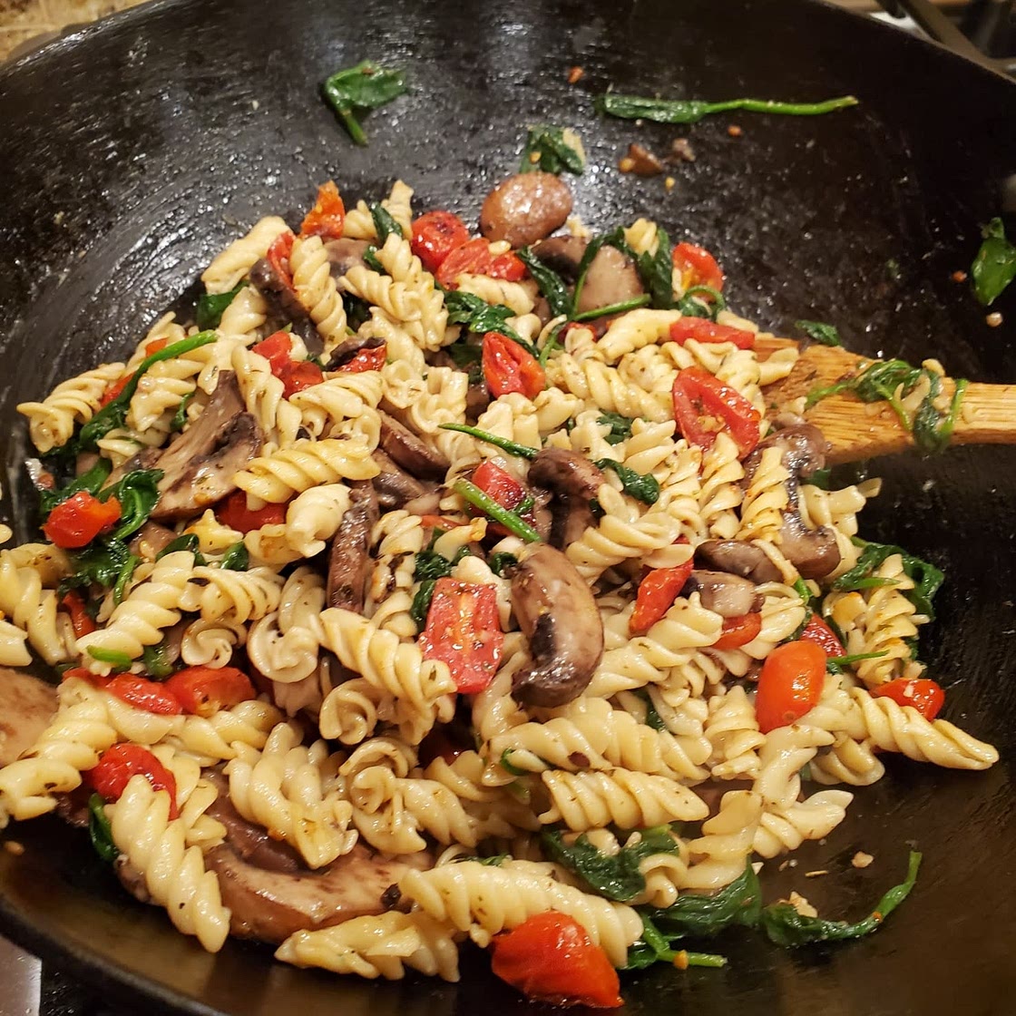 Chickpea Pasta with Mushrooms & Kale