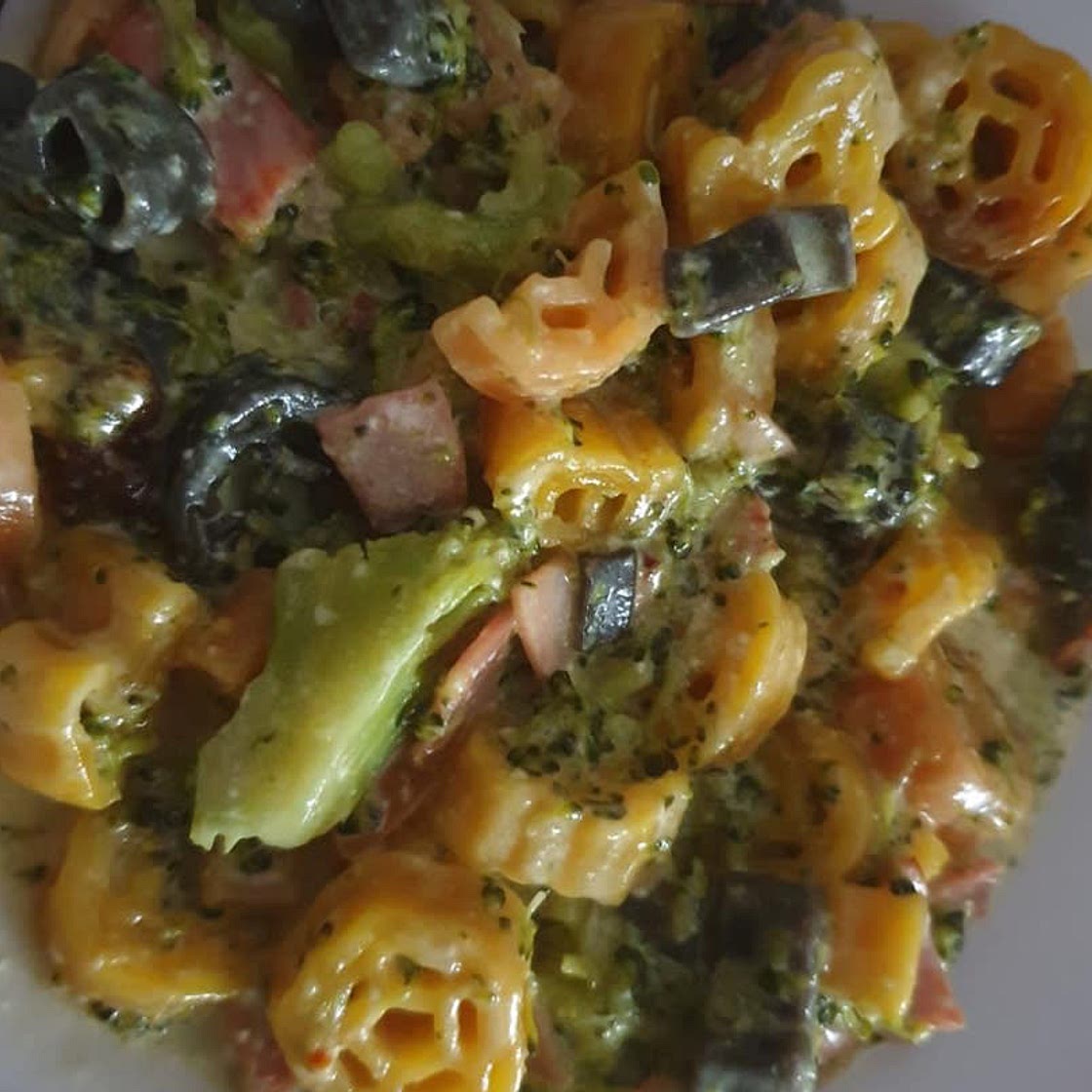 One Pot Pasta mit Brokkoli und Schinken