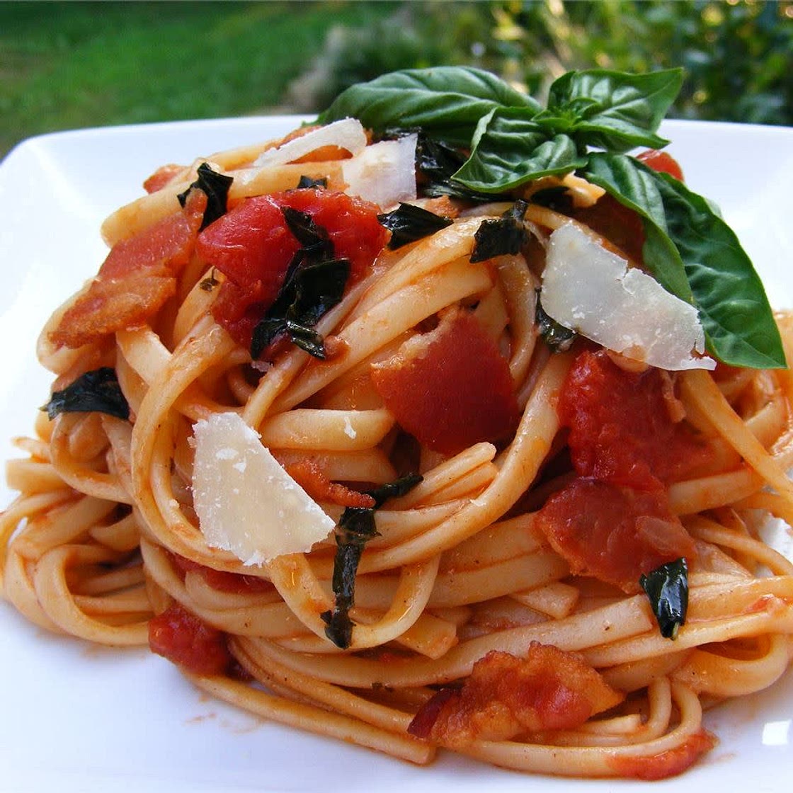 Peppered Bacon and Tomato Linguine