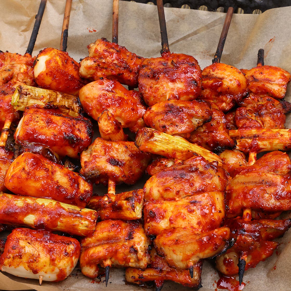 Spicy Korean chicken skewers (dak-kkochi: 닭꼬치)