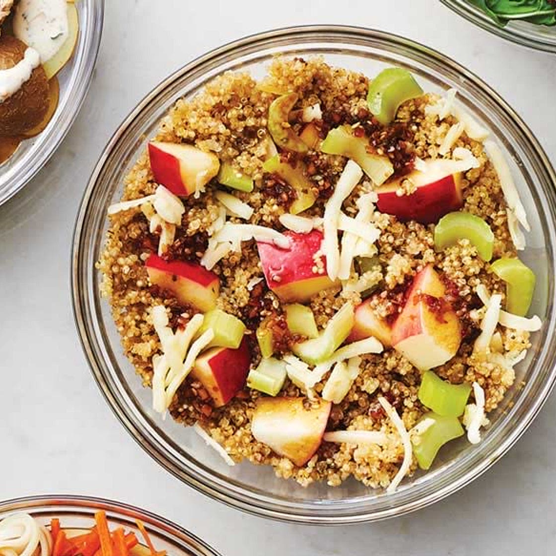 Salade de quinoa à la pomme et au cheddar fort