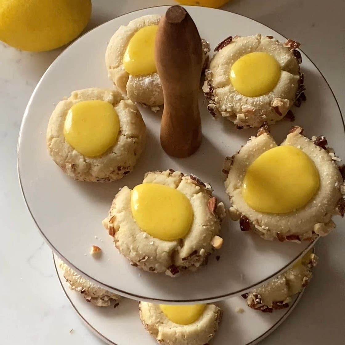 Almond-Lemon Shortbread Cookies