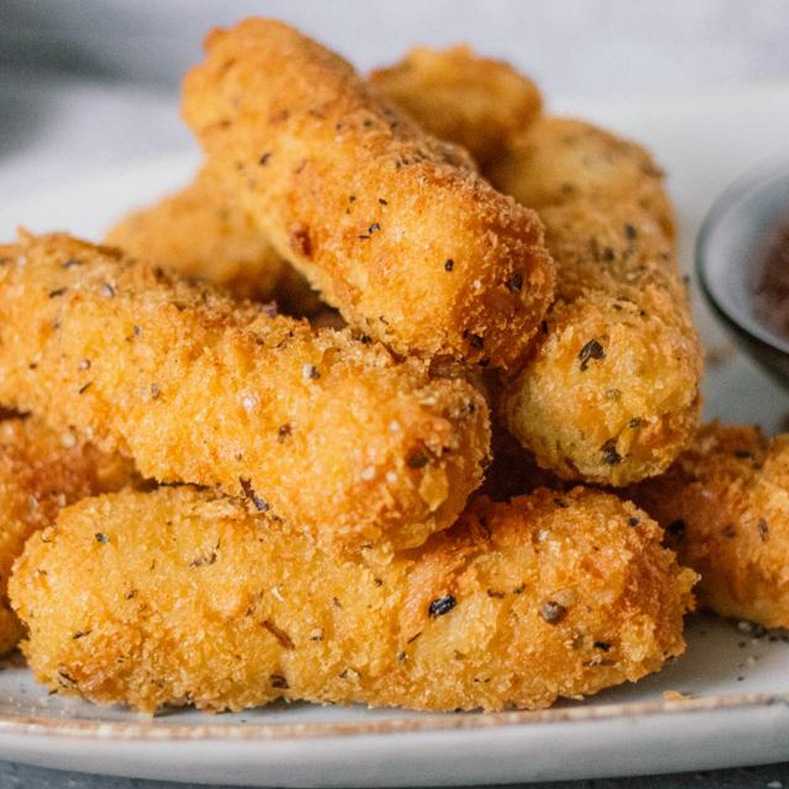 Vegane Mozzarellasticks aus Cashewkernen