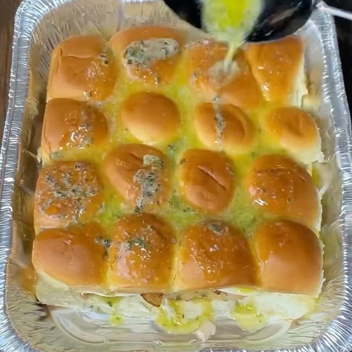 Turkey bacon ranch sliders! 🥓🍗🍞