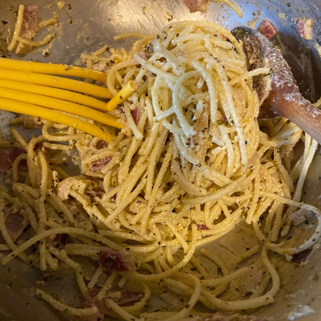 Pasta with basil cream sauce