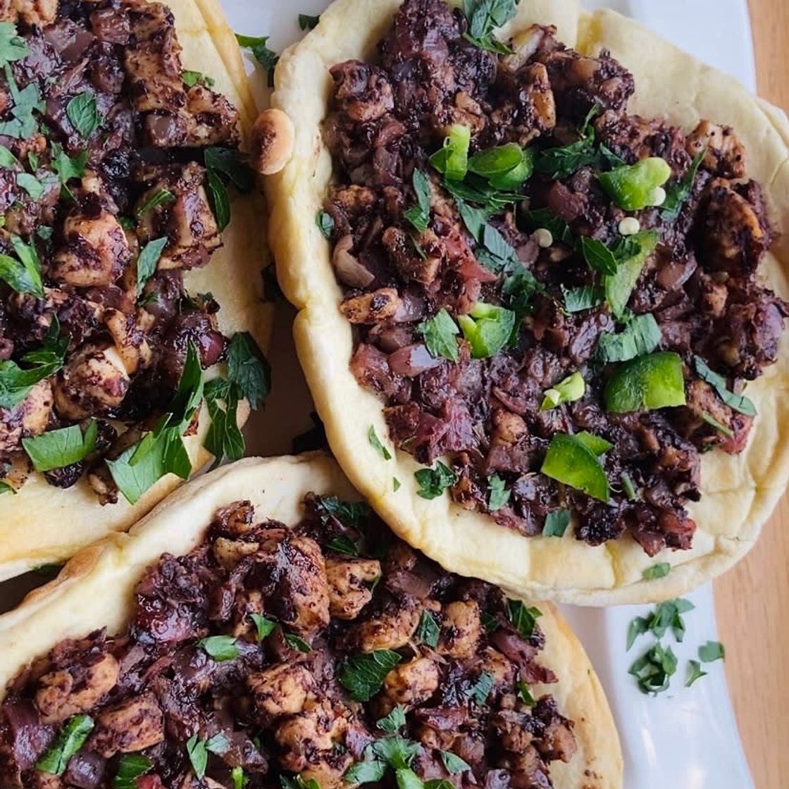 Musakhan on a Pita (EASY 3O MIN.) 🌱 