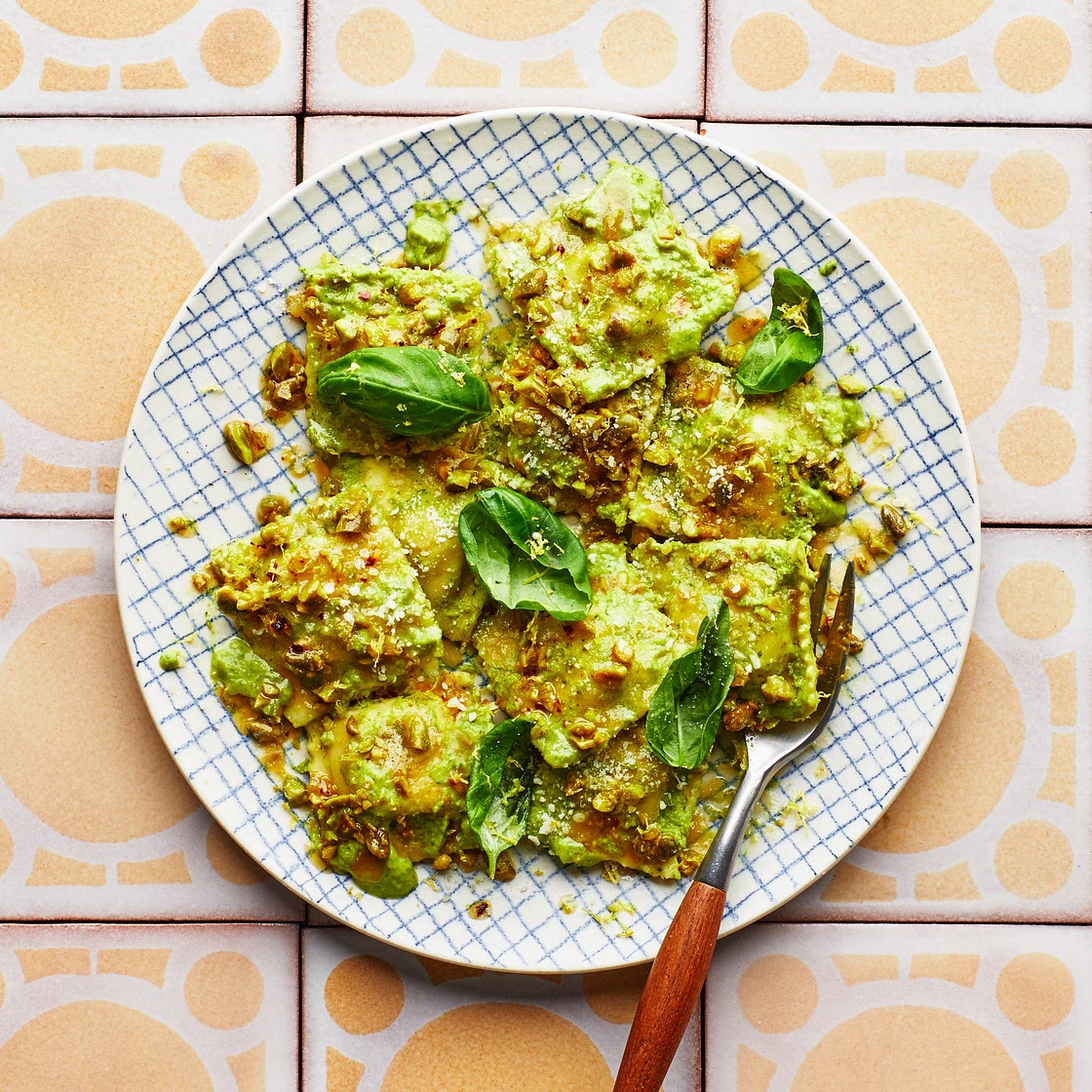 Weeknight-Fancy Ravioli With Creamy Peas