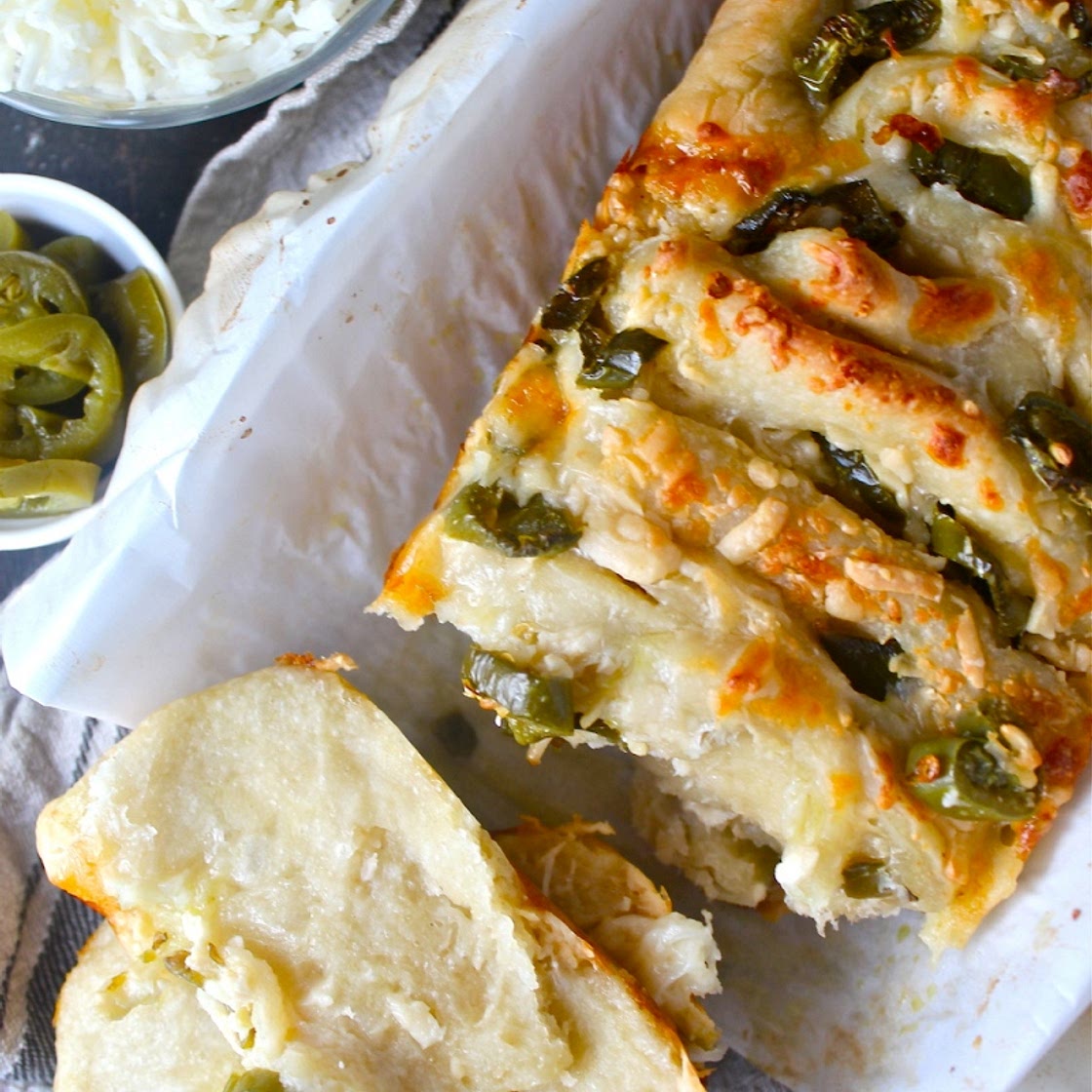 Cheddar Jalapeño Pull Apart Bread