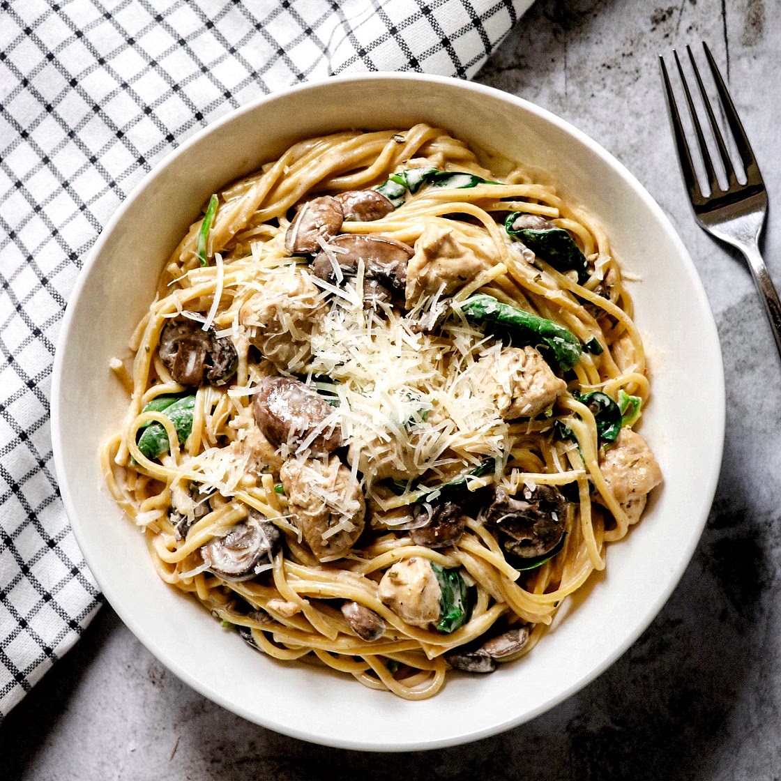 Instant Pot Creamy Chicken and Mushroom Spaghetti
