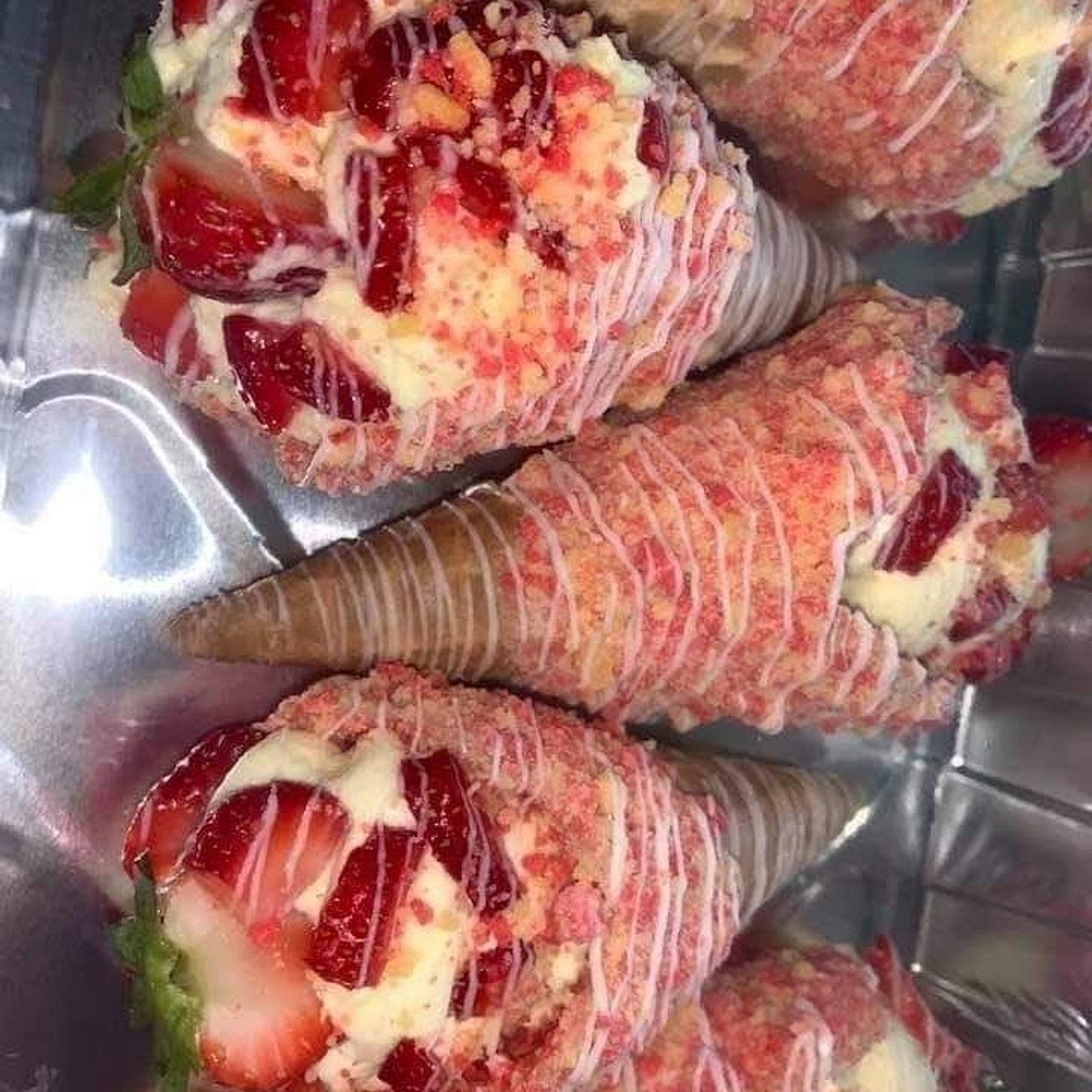 Strawberry Crunch Cheesecake Cones