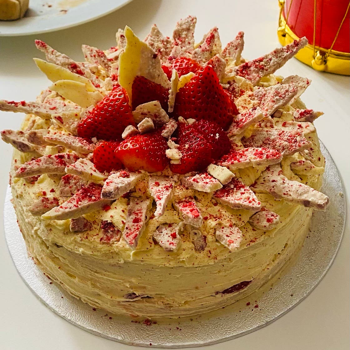 Strawberry & Prosecco cake 