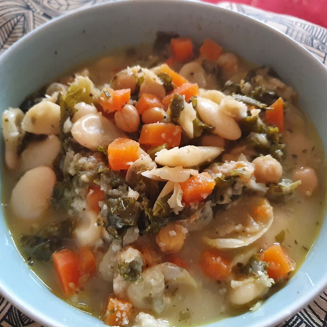 Nourishing White Bean and Lemon Soup