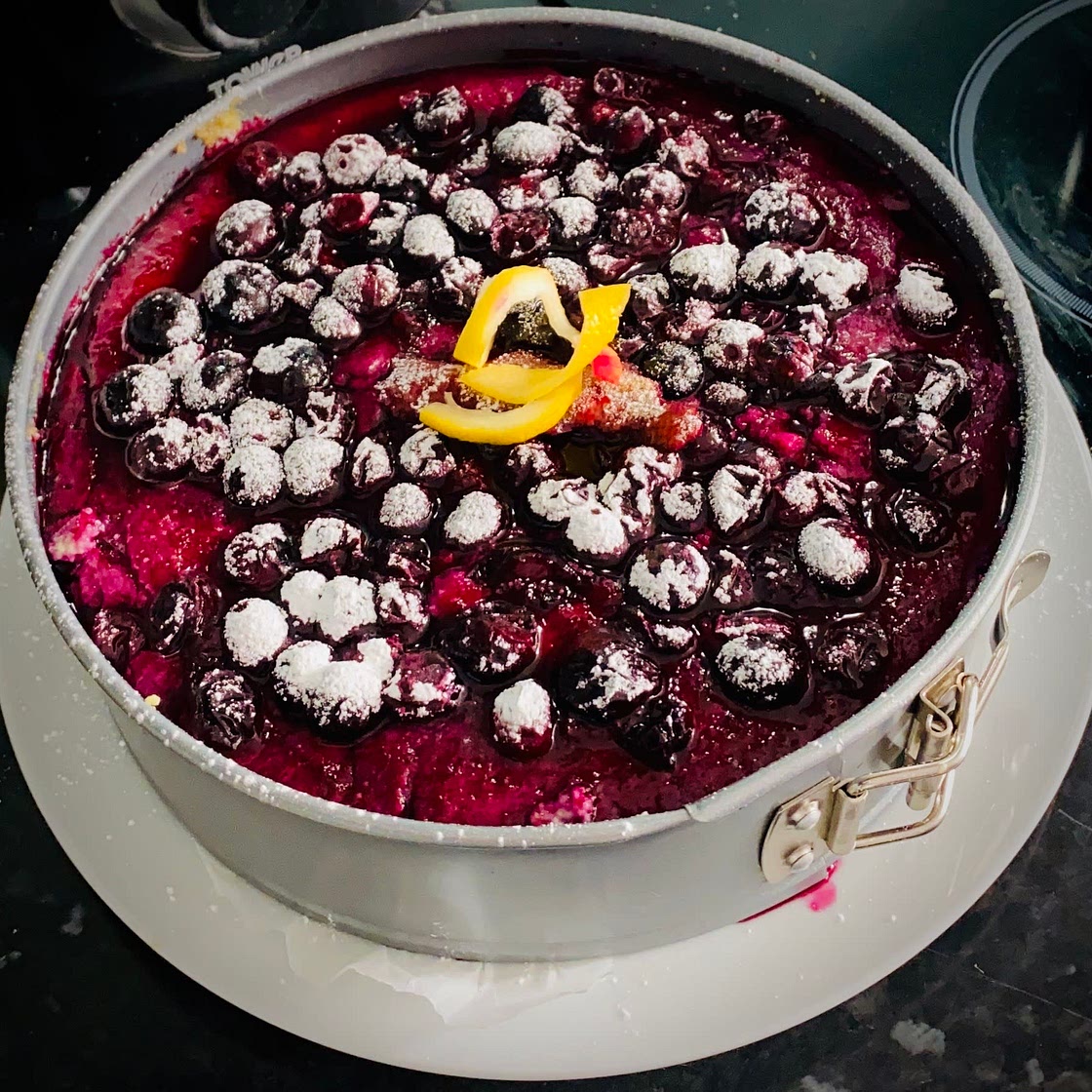Vegan no bake blueberry cheesecake 