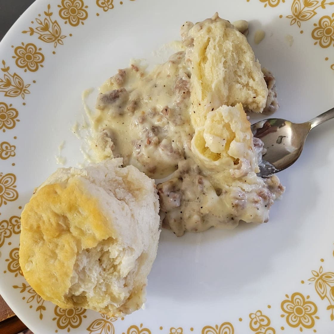 Biscuits-And-Gravy Casserole