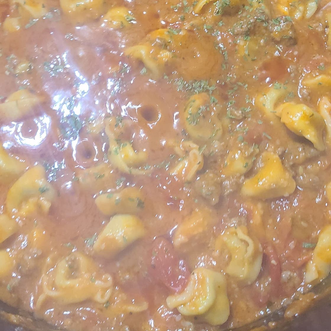 One-Pot Creamy Tomato Tortellini Soup