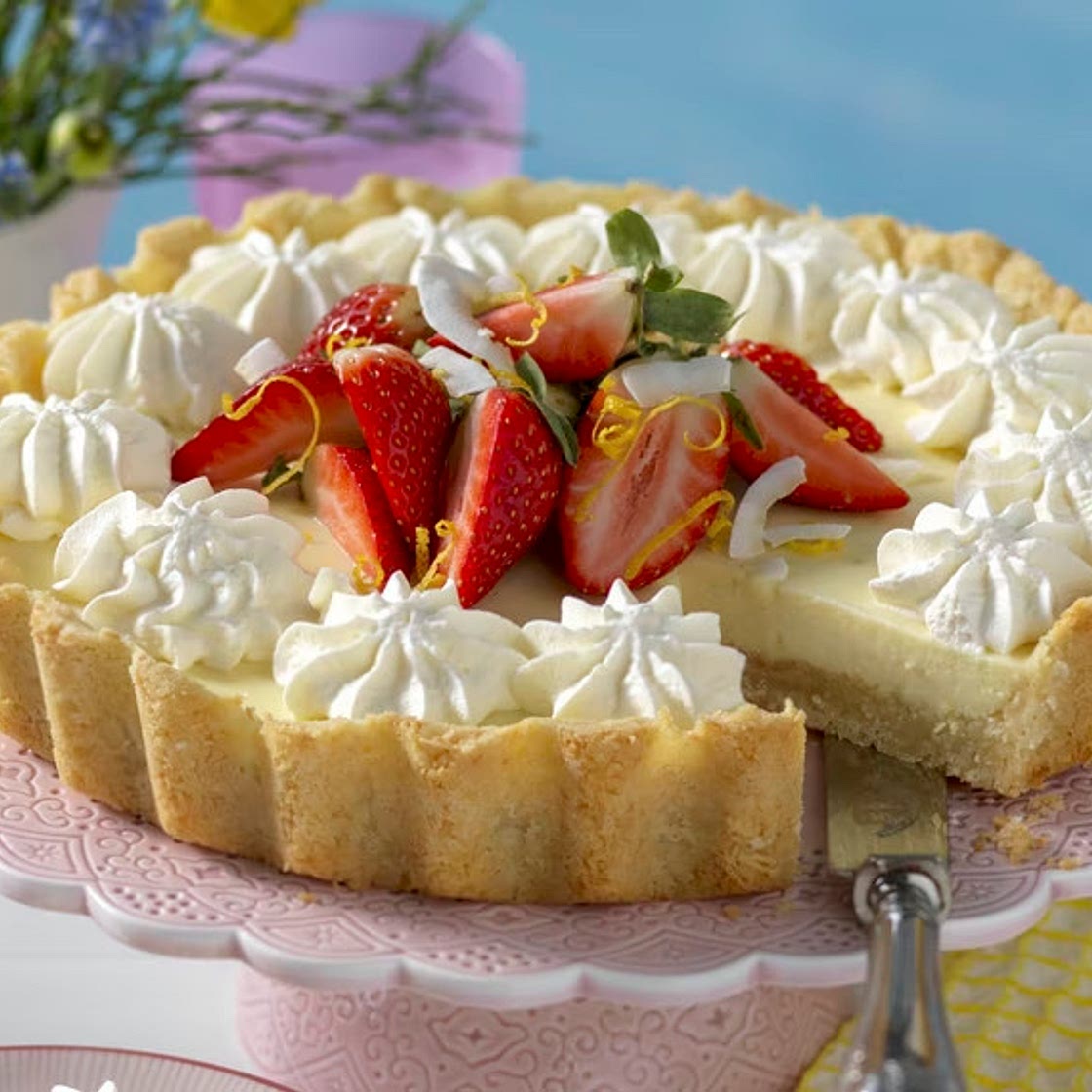 Pannacotta pie with white chocolate and coconut