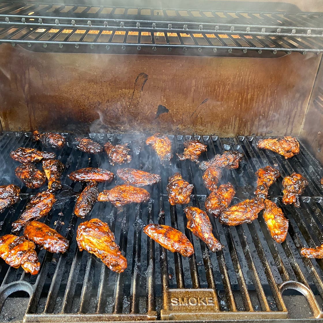 TFTI BBQ’s Buffalo Wings on Steroids