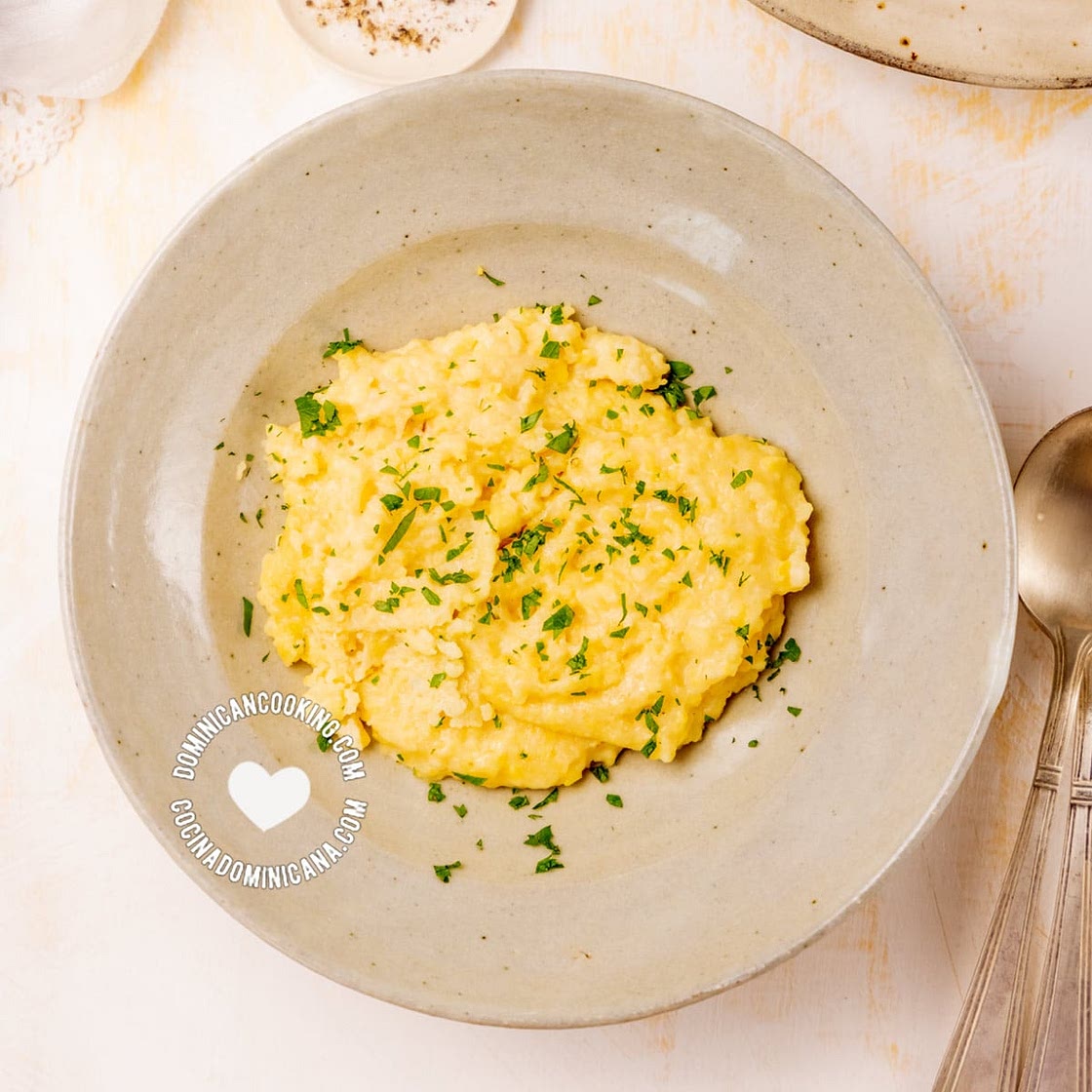 Chenchen [Recipe + Video] Dominican Cracked Corn Pilaf