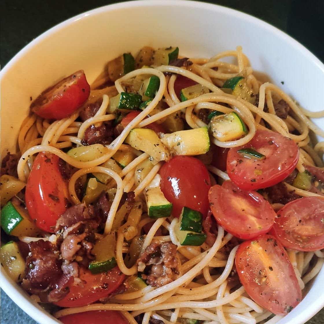 Easy and delicious Mediterranean pasta
