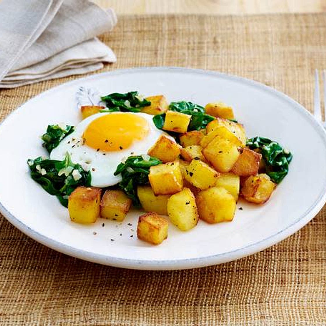 Spinat mit Kartoffeln und Spiegelei
