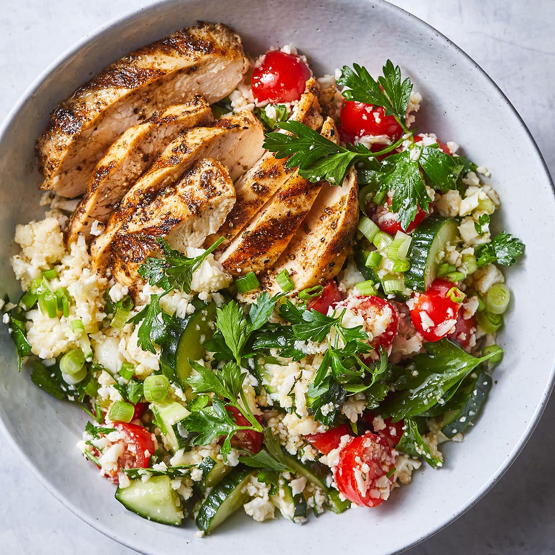 *0398kcal[8.7]* Spiced Grilled Chicken with Cauliflower "Rice" Tabbouleh