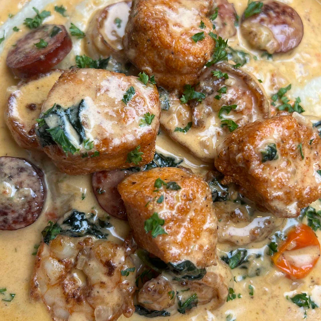 Cajun Shrimp and Sausage Grits Bowl 