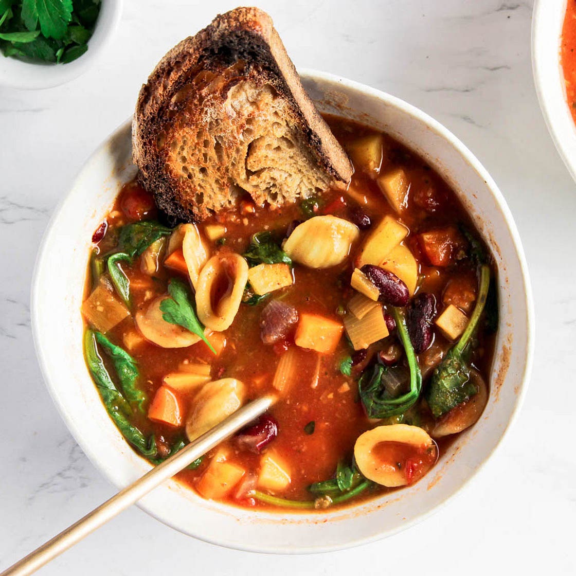 Vegan Minestrone Soup | Easy + Healthy