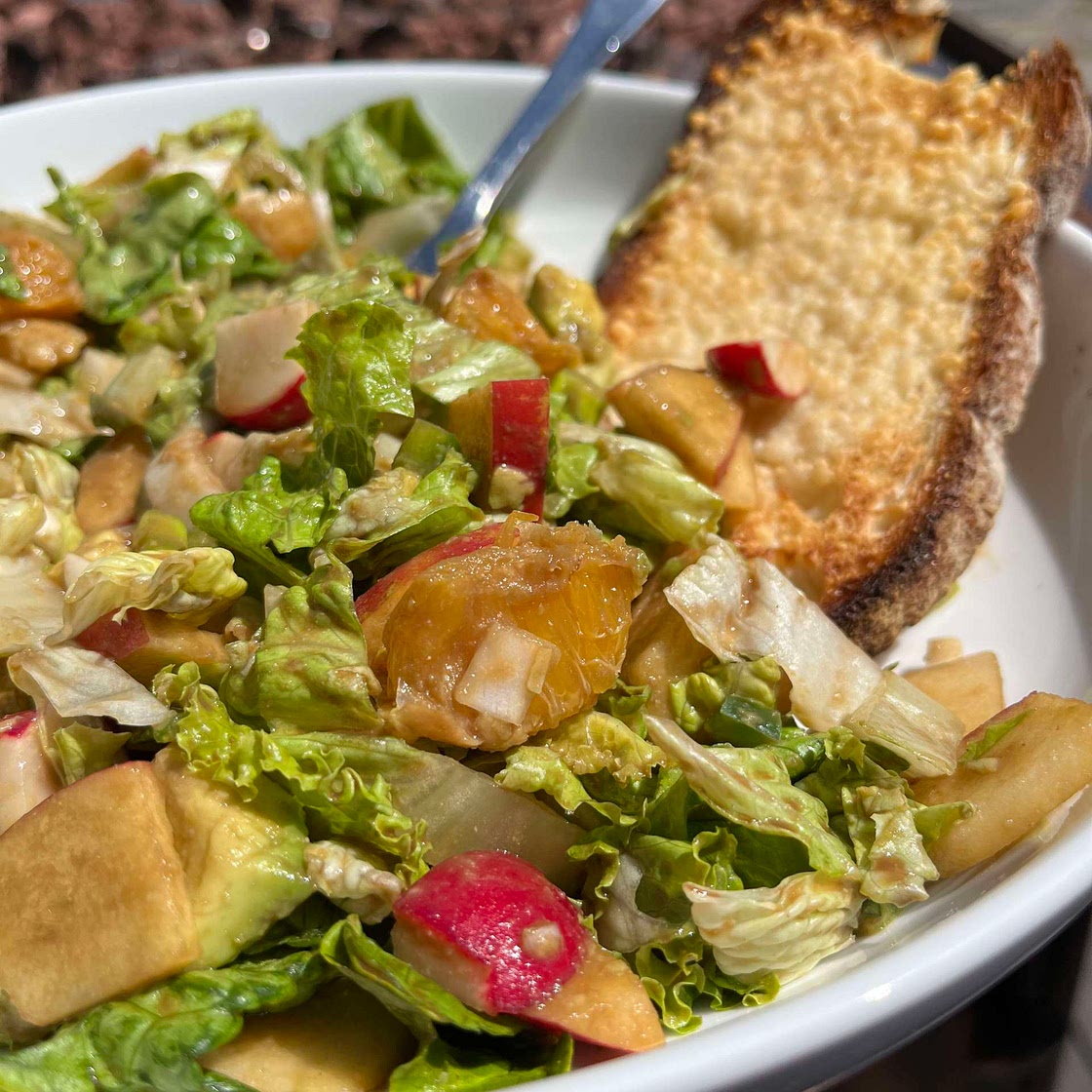 Colorful and crunchy no fuss salad