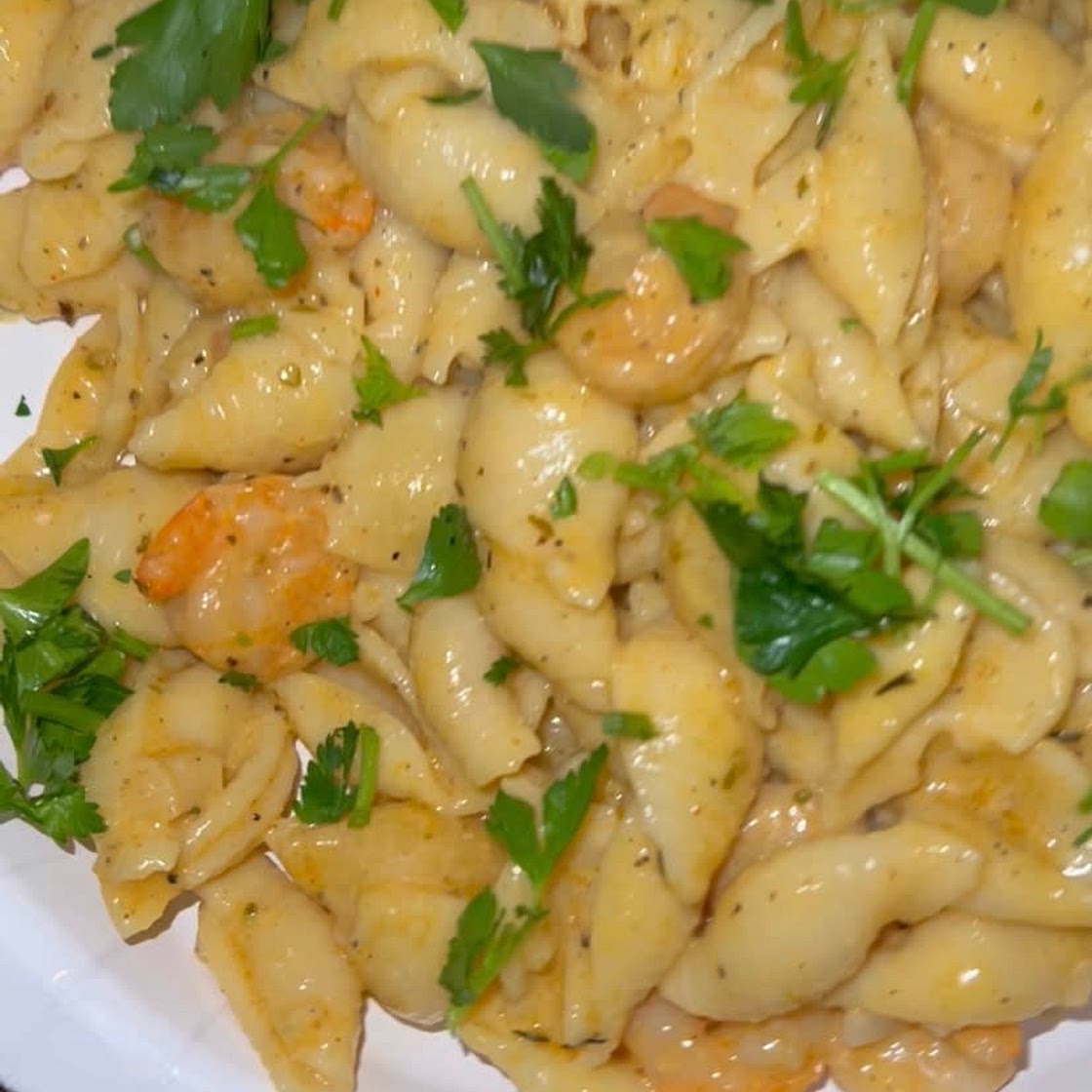 Creamy shrimp scampi pasta