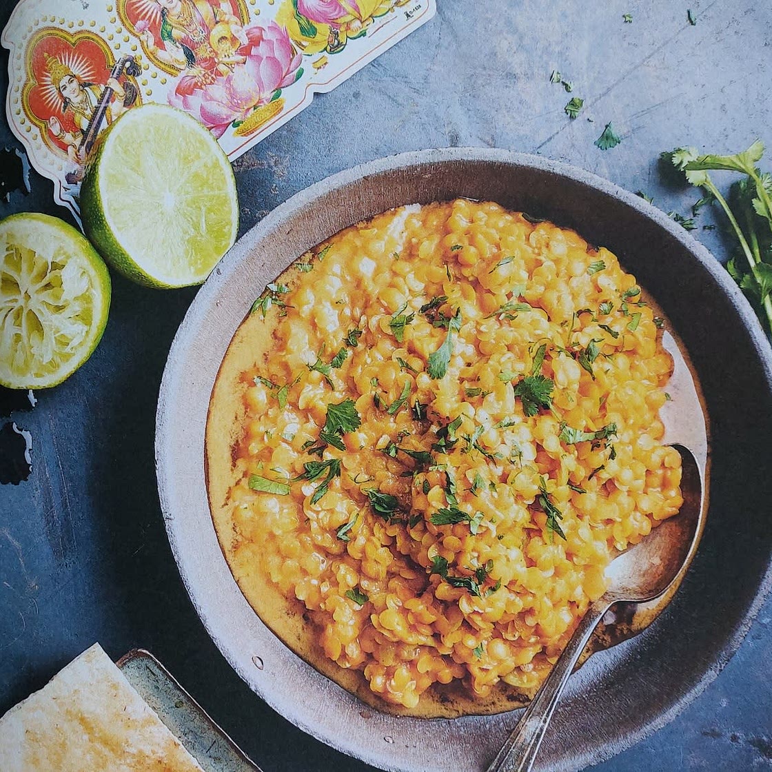 Dahl de lentilles corail au curry et lait de coco