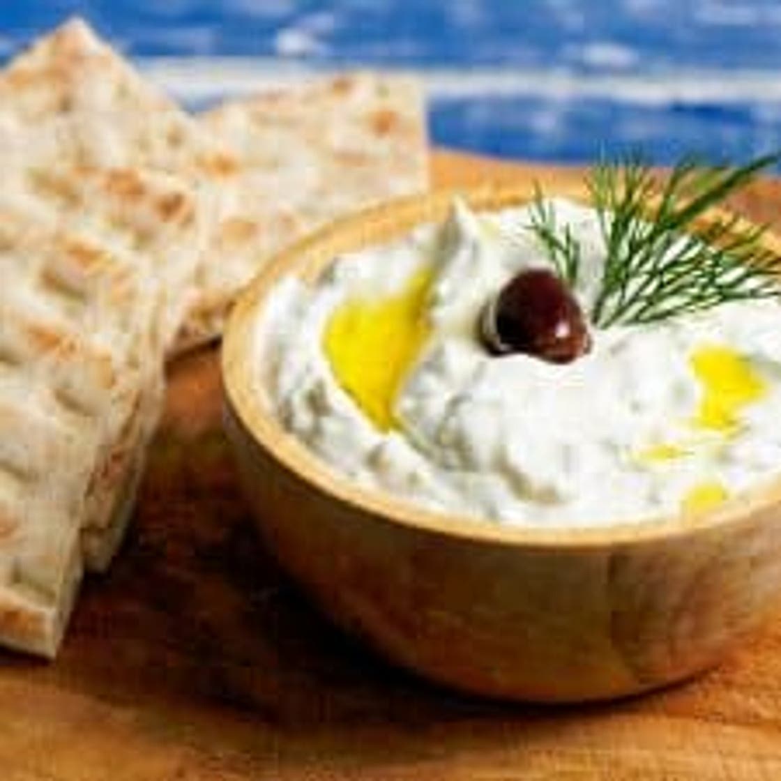 Authentic Tzatziki sauce Recipe (Greek Yogurt, Cucumber Dip)