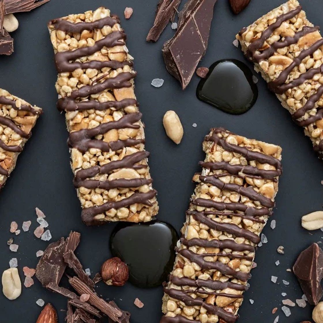 Easy Homemade Protein Peanut Butter Crunch Bars