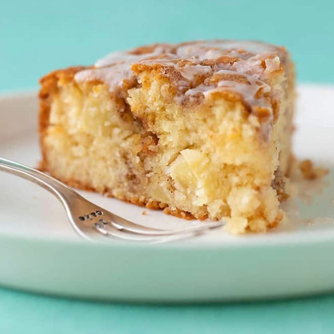 Cinnamon apple cake 