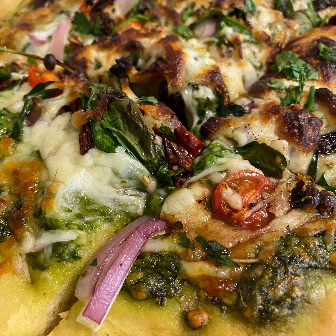 Mediterranean Flatbread Pizza 