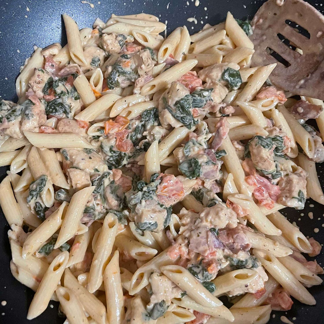 Chicken and Bacon Pasta with Spinach and Tomatoes in Garlic Cream Sauce