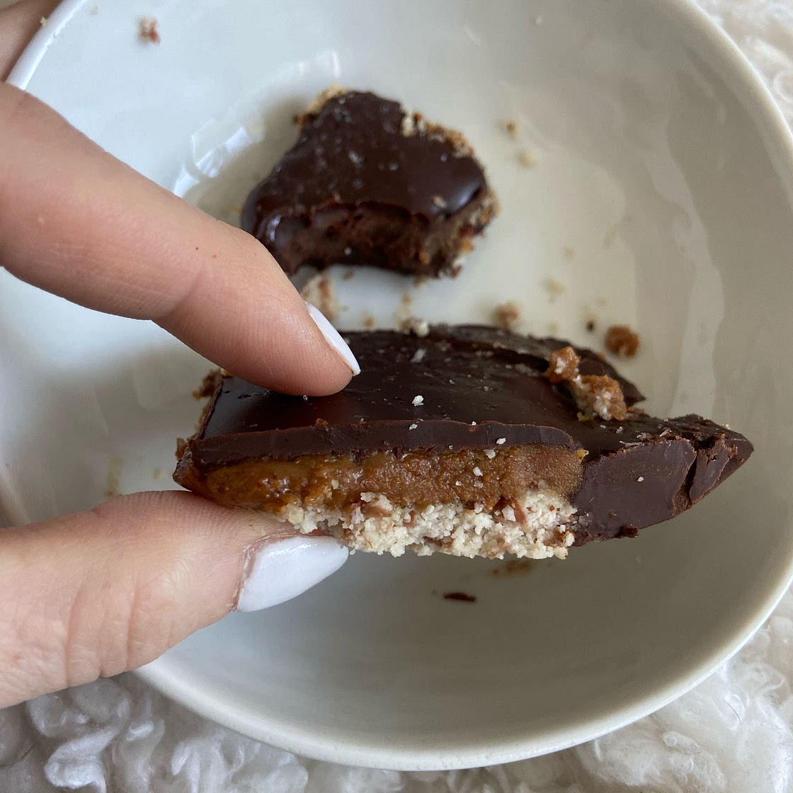 Healthy Peanut Butter Twix Bars (vegan & gluten free)