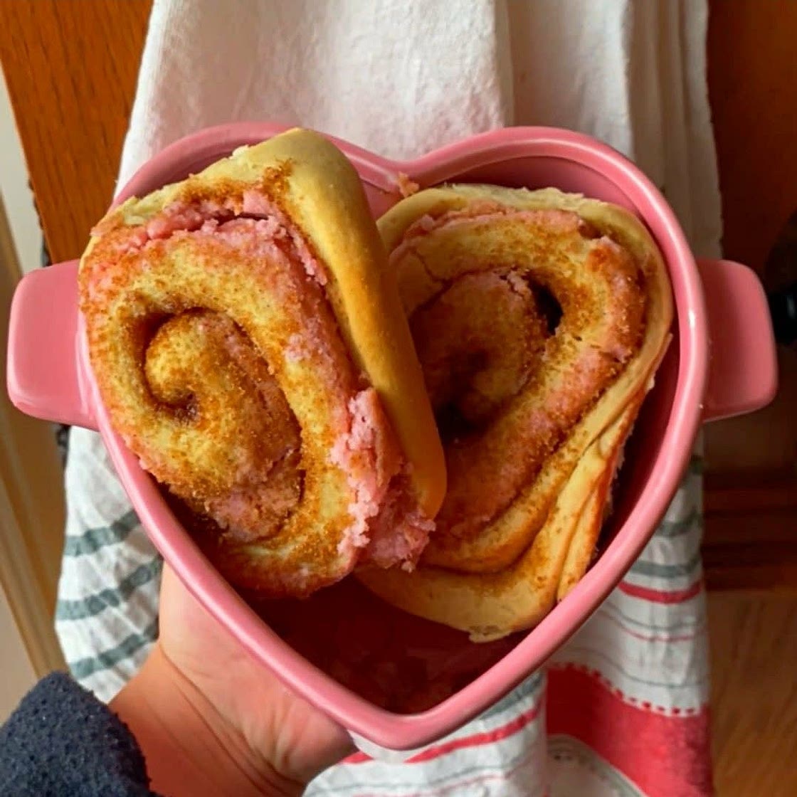 Concha cinnamon rolls