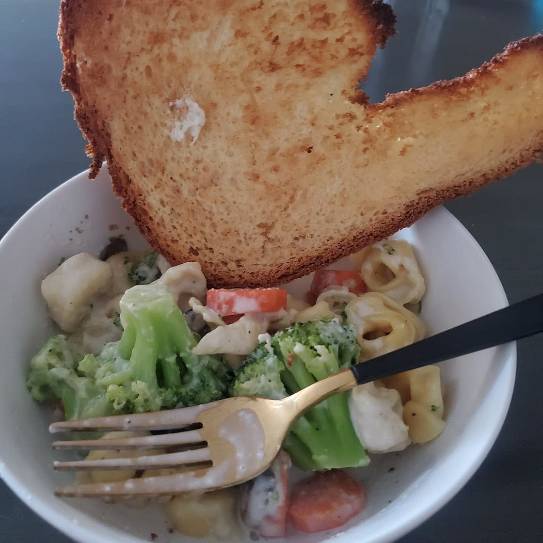 Tortellini and Broccoli Alfredo