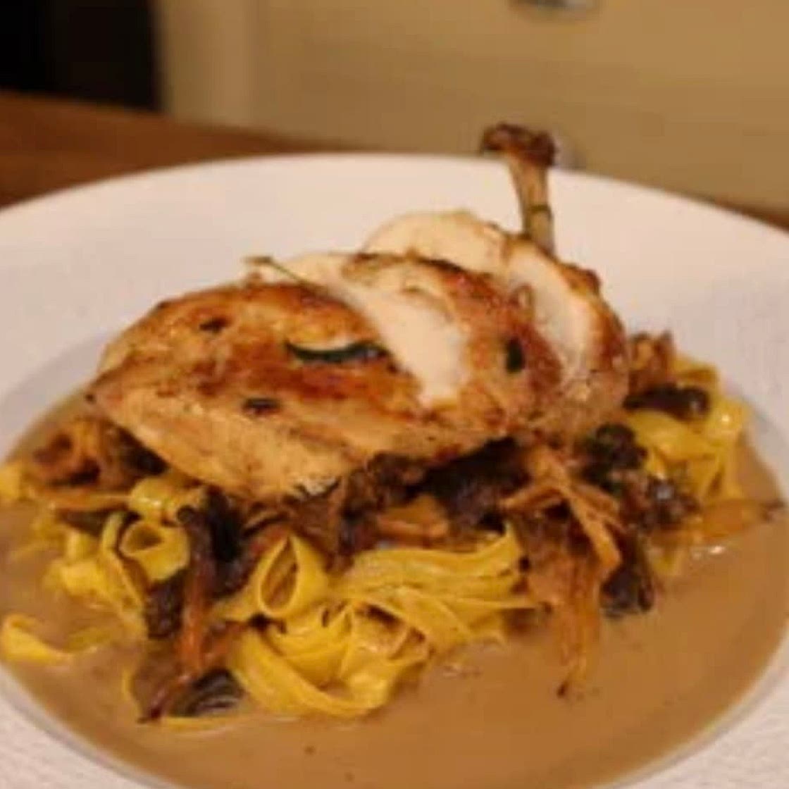 Chicken with Mushroom Sauce and Tagliatelle