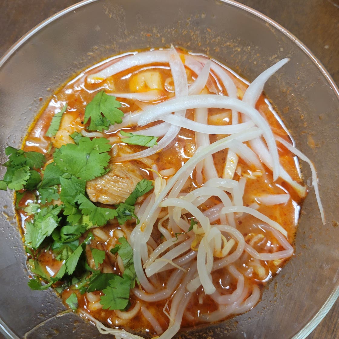 CHICKEN KHAO SOI (THAI COCONUT CURRY NOODLE SOUP)