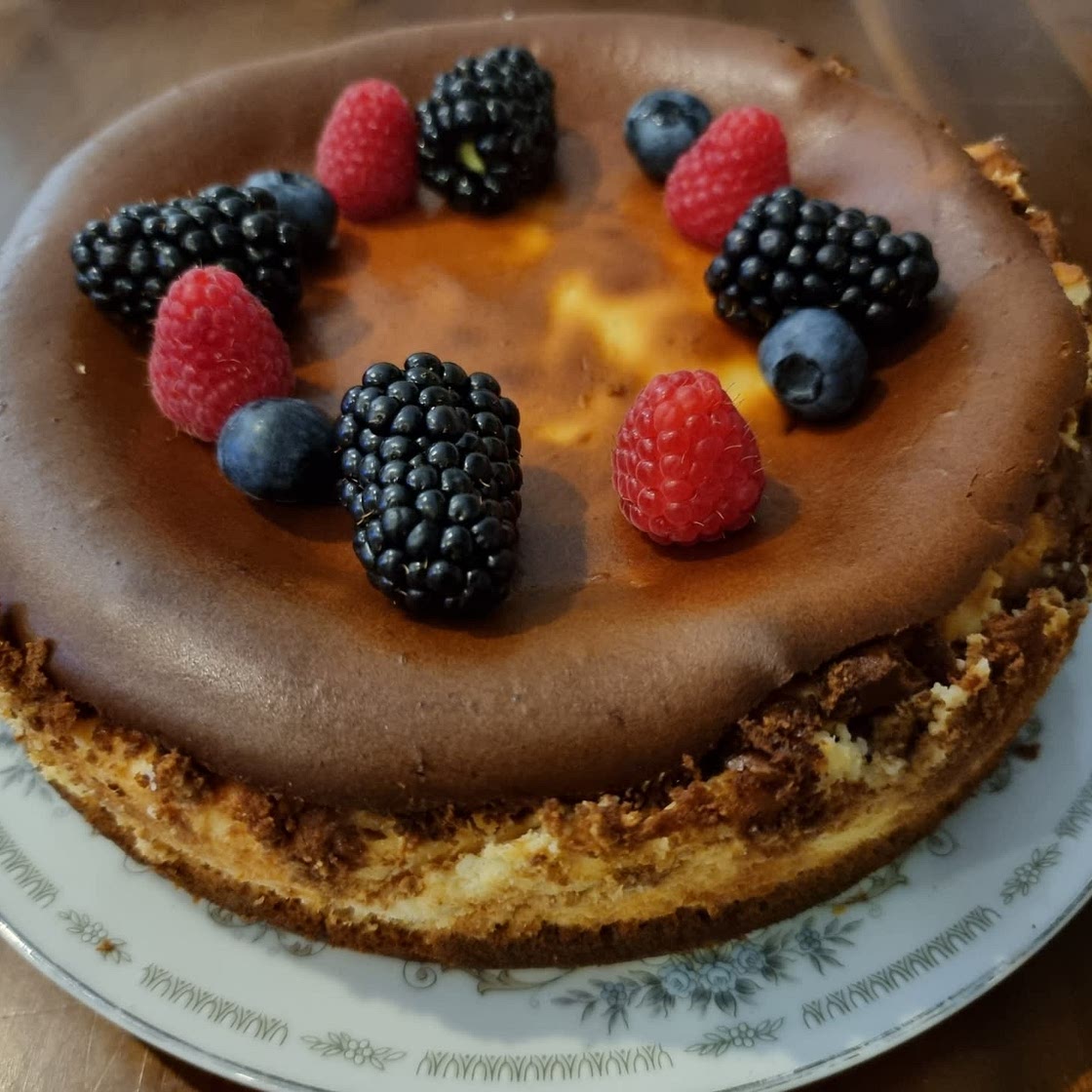 Keto Cheesecake Recipe (Low Carb Sugar-Free Cheesecake)