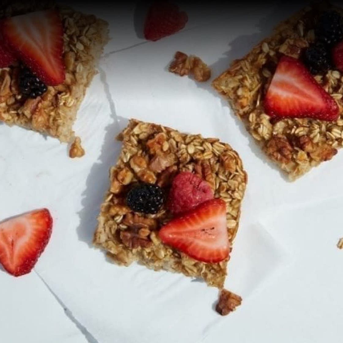 Vegan Cinnamon-Apple Oatmeal Bars