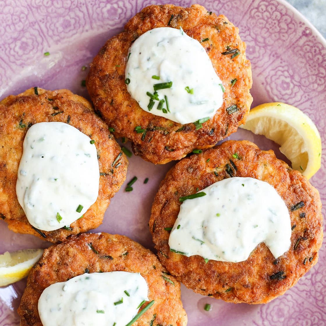 Sour Cream and Onion Salmon Burgers