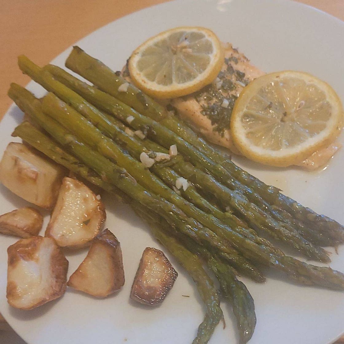 One-Pan Salmon Asparagus Recipe (VIDEO)