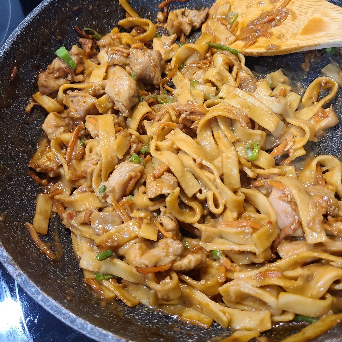Peanut Chicken Noodles