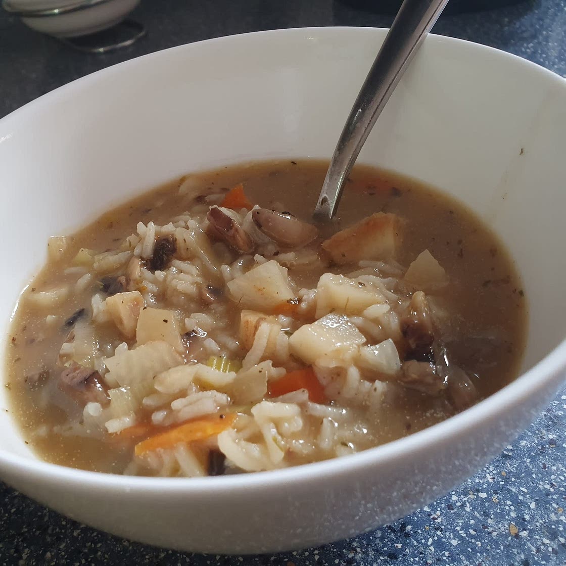 Cremige Pilz-Reis-Suppe