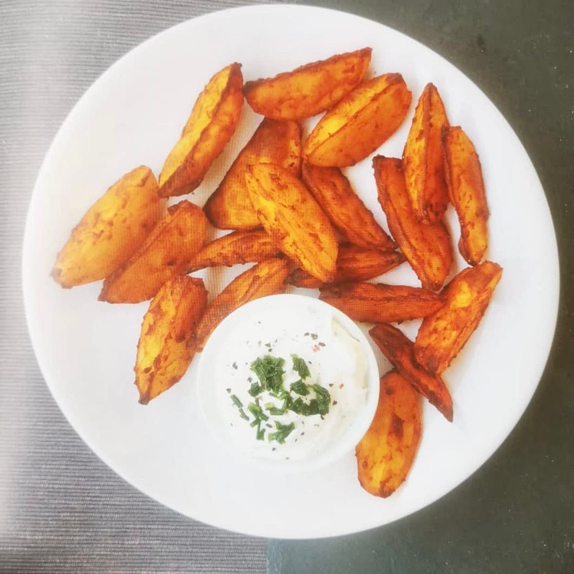Knusprige Kartoffelspalten