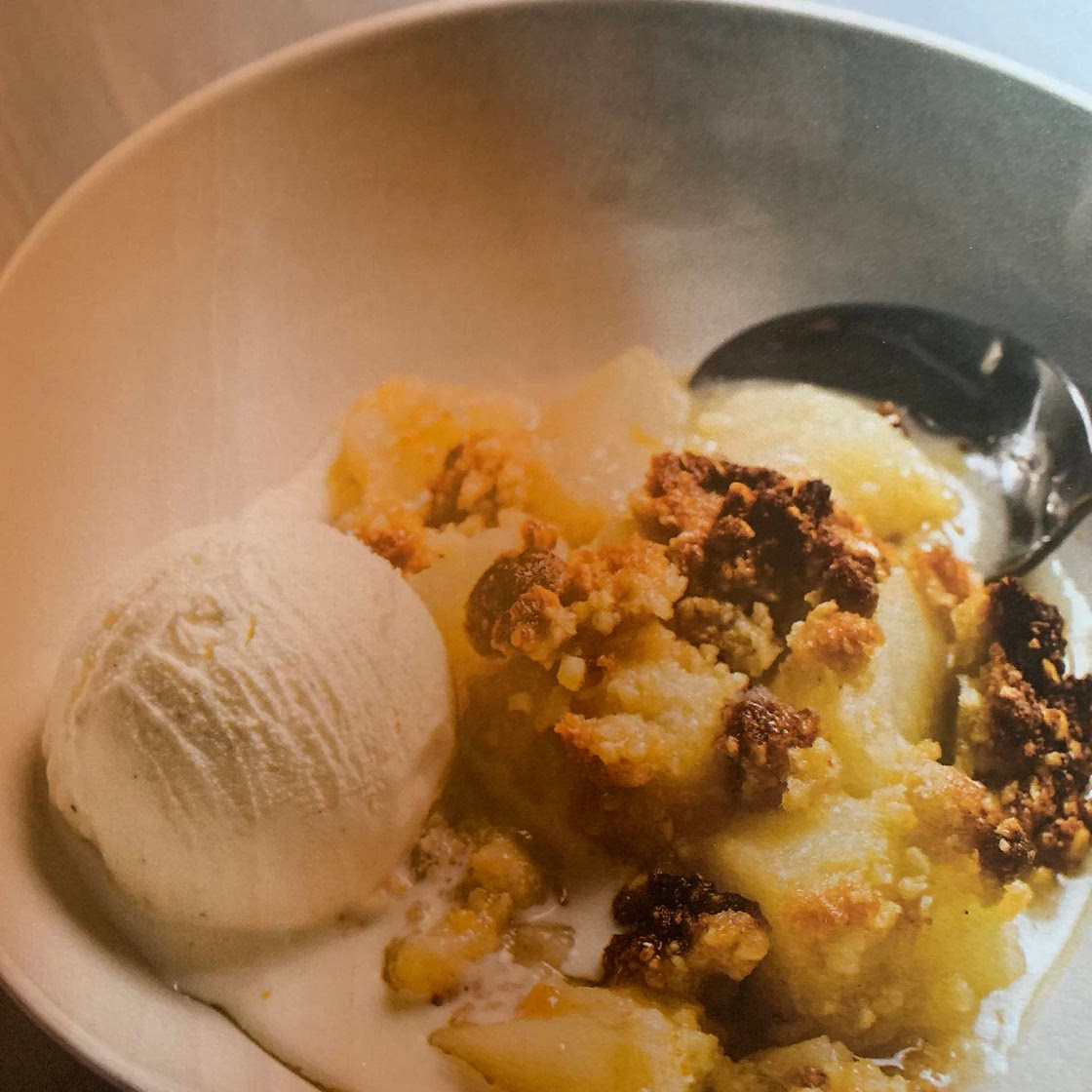 Pear-ginger crisp