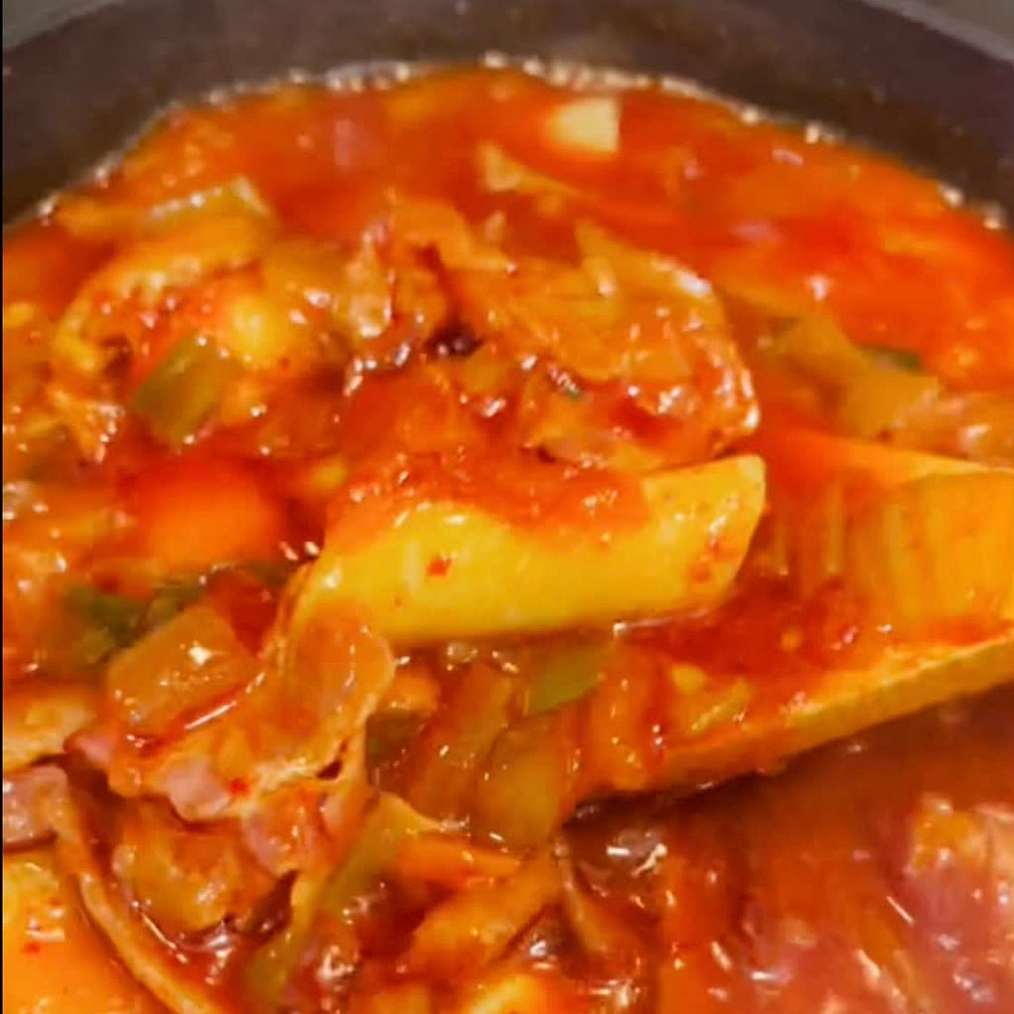 KIMCHI STEW (Kimchi-jjigae)